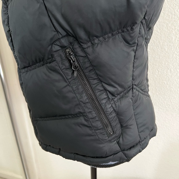 Columbia Down Black Vest with Faux Fur Collar - Picture 3 of 7